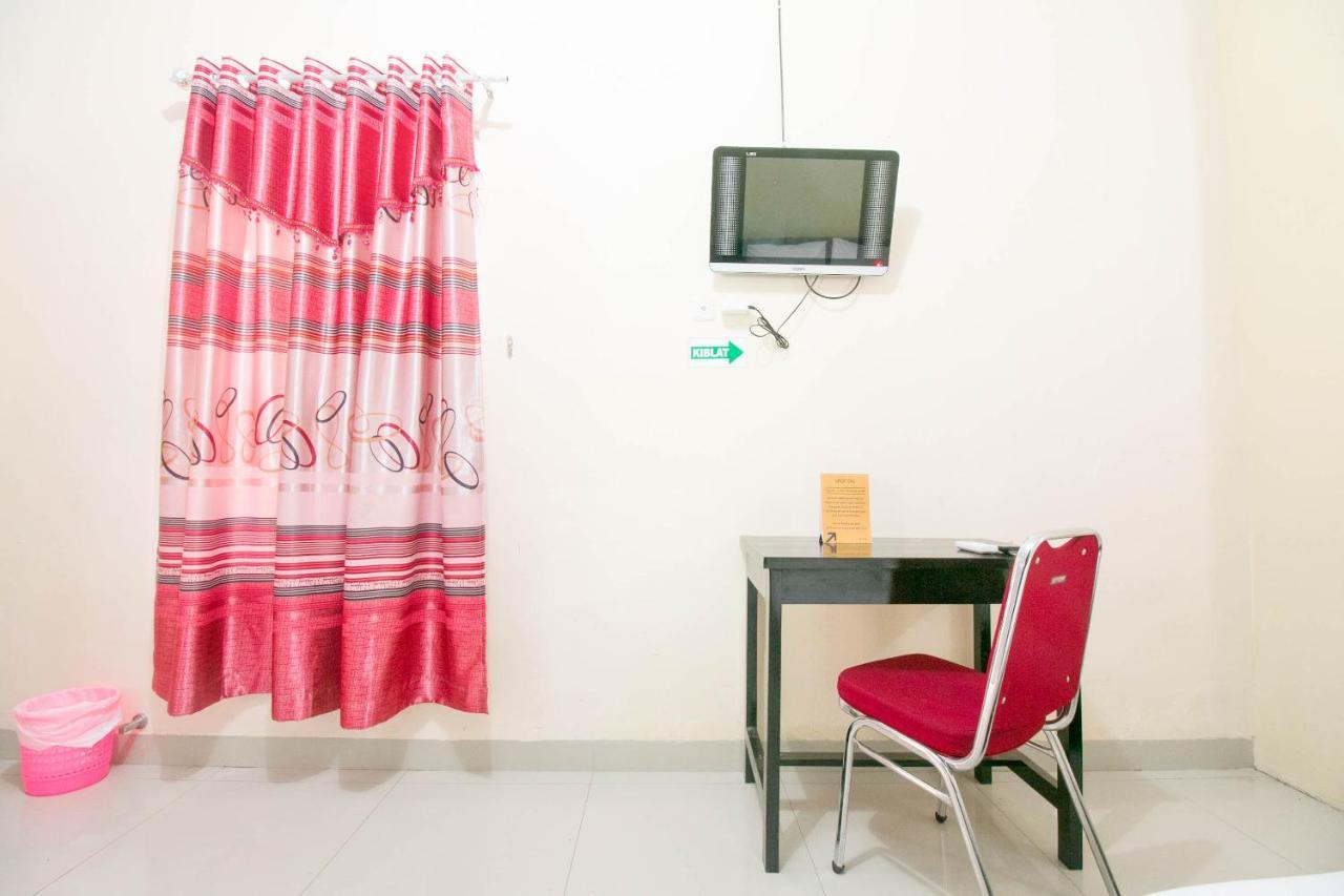 Grand Azizah Redpartner